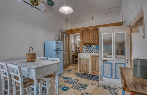 Putignano Villa | Villa 'Trulli Life' with Private Pool, Wi-Fi and Air Conditioning