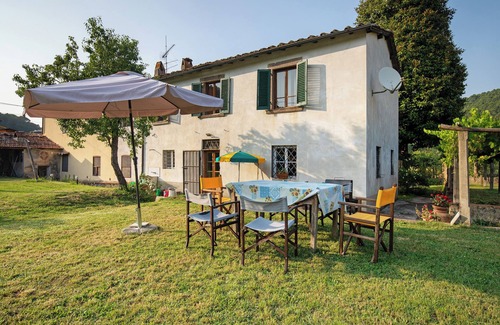 Vorno Villa | Villa 'Tuscany Charme Coselli Restored' with Private Pool, Private Garden and Wi-Fi