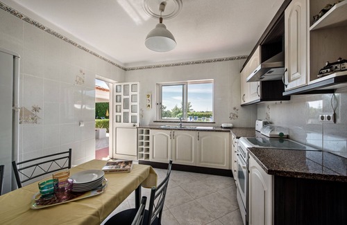 Monte Raposo Villa | Villa V5 with Private pool and games room with snooker