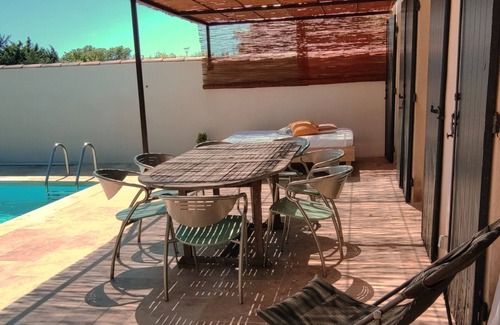 Saint-Martin-de-Crau Villa | Villa Van Gogh Swimming pool and Spa in Provence