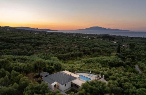 Planos Villa | Villa Venia - Cozy Escape with Scenic Sew View, by ZanteWize