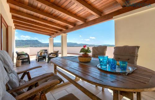 Alghero Villa | Villa Verde with pool, private parking, air conditioning, 5 bedrooms and 4 bathrooms
