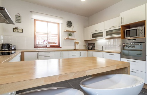 Lipno nad Vltavou House | Villa Victoria - spacious house & garden & sauna, near lake & ski resort