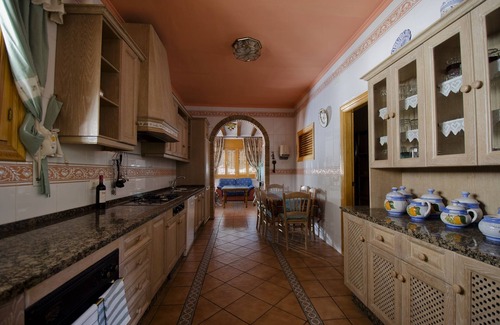 Priego de Cordoba Ski Chalet | Villa Villa Frasquita, capacity for 16 people, own swimming pool, sports court, tennis court, tennis court, tennis court, tennis court, tennis court, tennis court, tennis court, tennis court.