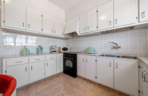 Alcanar Villa | Villa 'Vintage' with Mountain View, Private Pool, Wi-Fi and Air Conditioning