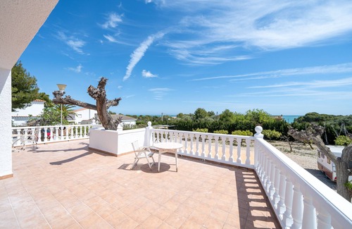 Alcanar Villa | Villa 'Vintage' with Mountain View, Private Pool, Wi-Fi and Air Conditioning