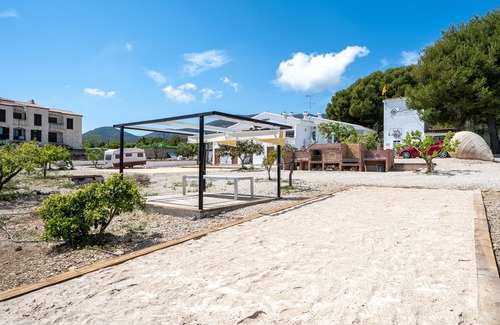 Alcanar Villa | Villa 'Vintage' with Mountain View, Private Pool, Wi-Fi and Air Conditioning