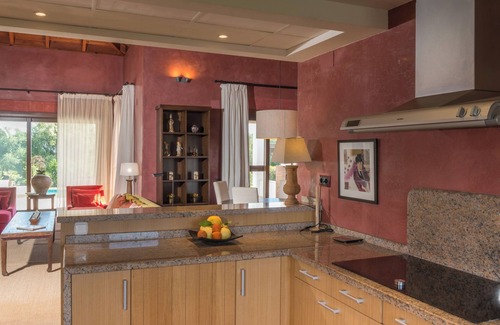 Benalup-Casas Vieja House | Villa Violeta with pool, garden and Wi-Fi