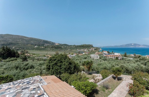 Limni Keri Villa | Villa 'Violeta' with Sea View, Wi-Fi and Air Conditioning