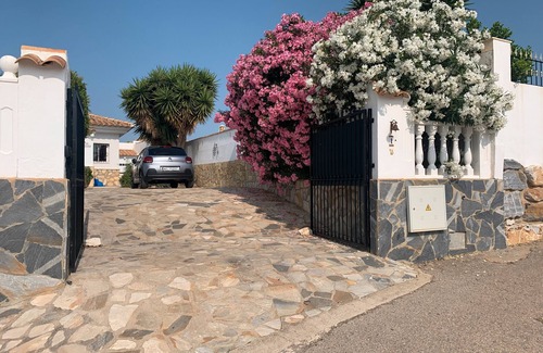 Zurgena Villa | Villa "Vista De Las Colinas" with Mountain View, Private Pool & Wi-Fi