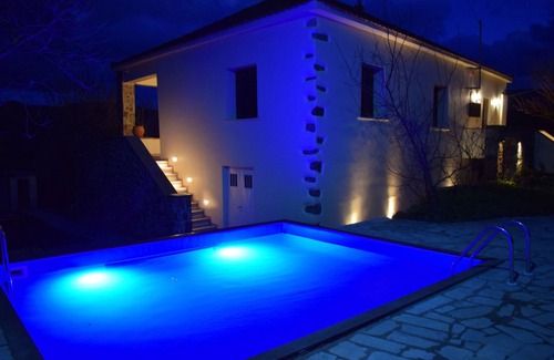 Milia Villa | Villa Vlatos- Luxury Venetian style villa with private pool !