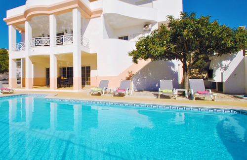 Montechoro Villa | Villa w/BBQ & heatable pool, Albufeira