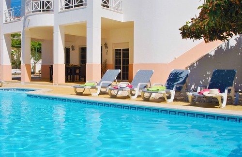 Montechoro Villa | Villa w/BBQ & heatable pool, Albufeira