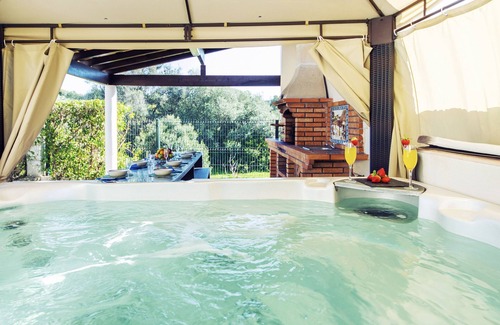 Armacao de Pera Villa | Villa w/heatable pool, jacuzzi & BBQ, Armação