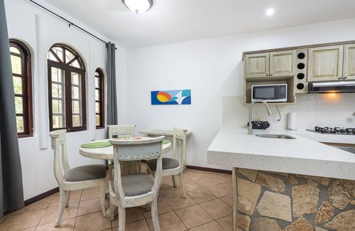 Tamarindo Villa | Villa w POOL 2BR/2.5BA Walk To Beach, Shops, Restaurants and MORE