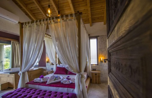 Yaniklar Villa | Villa w Private Pool and Jacuzzi in Fethiye