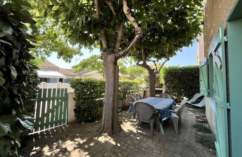 Portiragnes-Plage House | Villa with 2 bedrooms, for 4 people, located in a secured residence, near shops, at only 350m.