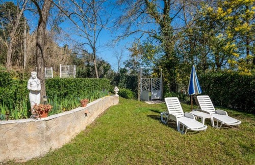 Fauglia House | Villa with 2 spacious apartments for 2 x 7 people and swimming pool near Pisa and the sea