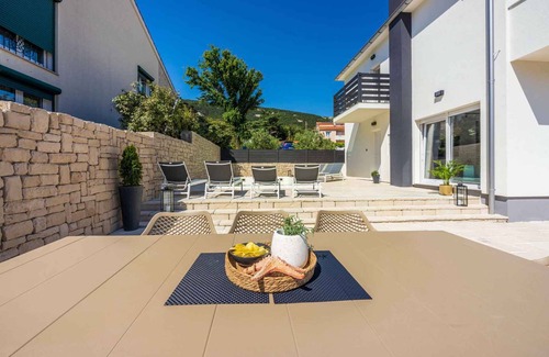 Baska Villa | Villa with a swimming pool 100 meters from the sea