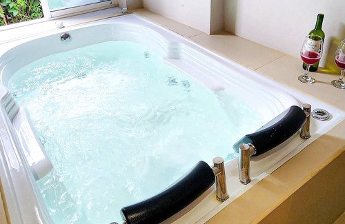 La Aguacatala House | Villa With Clean+Breakfast+Massage In Poblado