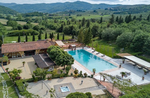 Rignano sull'Arno Villa | Villa with Florence Pool/Breakfast, Quitedian housekeeping, AirCon whirlpool