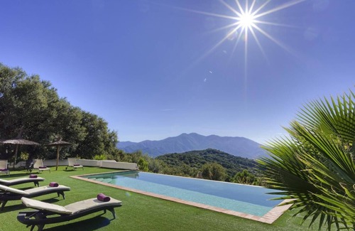 Gaucin Villa | Villa with infinity pool