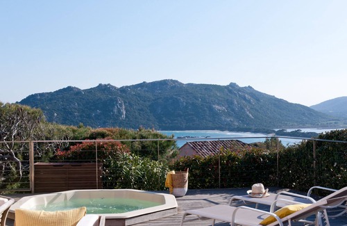 Santa Giulia Villa | Villa with jacuzzi and sea view - Santa Giulia - Residence with swimming pool