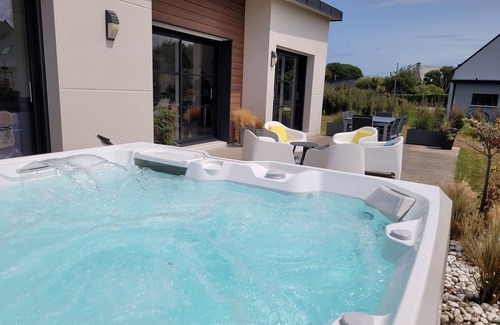 Cleder House | Villa with Jacuzzi, 300 m from the Beach! 🌞