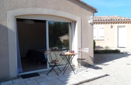 Entrechaux Villa | Villa with large garden, heated pool near Vaison and Mt Ventoux