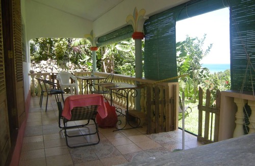 Anse Boileau Villa | Villa with large terrace and breathtaking ocean views nearby