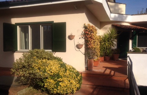 Zona LI La Storta Villa | Villa with pool 20 mins from Rome in country estate with 24 hour security.