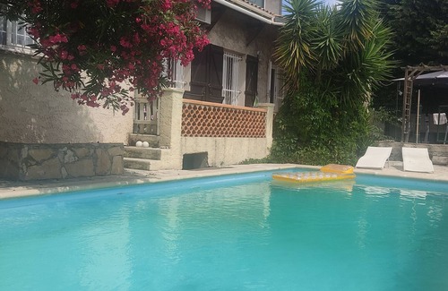 14th Arrondissement Villa | Villa with pool, big deals