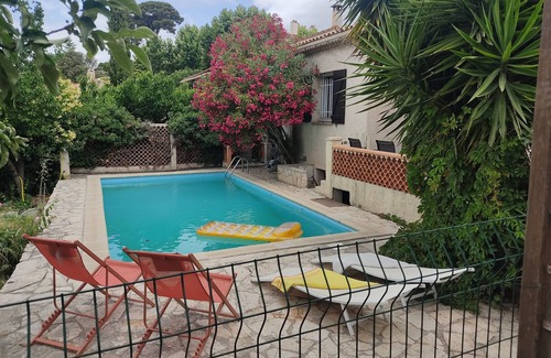 14th Arrondissement Villa | Villa with pool, big deals