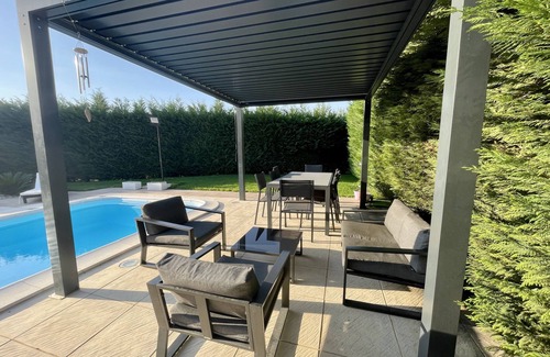 Sant'Alessio con Vialone Villa | [Villa with pool] Manor Charles