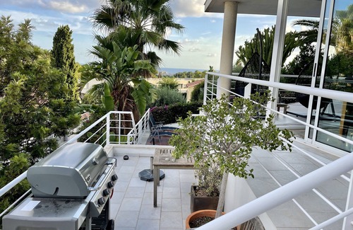 Sitges House | Villa with pool, sea and mountain views. Walking distance to the center and the beach.