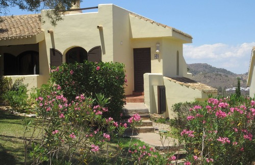 Diputacion de Rincon de San Gines Villa | Villa with stunning views,easy access to swimming pool/beautiful gardens. A/Con