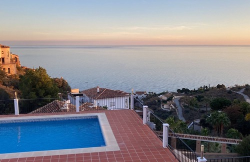Salobrena Villa | Villa with superb sea view and swimming pool