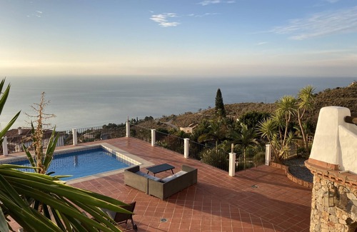Salobrena Villa | Villa with superb sea view and swimming pool
