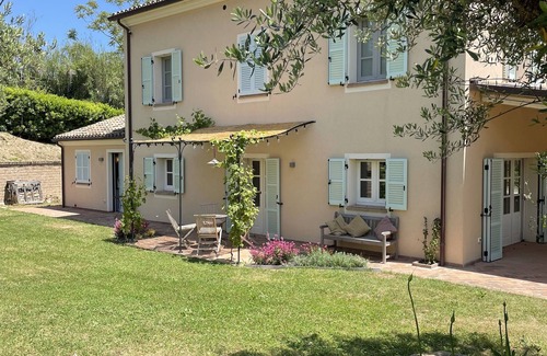 Potenza Picena Villa | Villa with swimming pool sea view