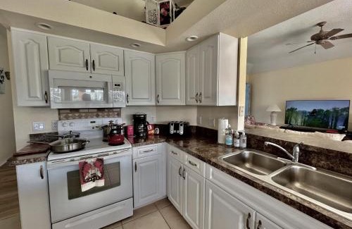 Long Meadow Villa | Villa with swimming pool & spa in quiet area