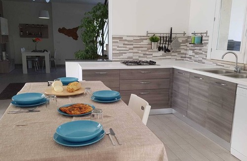 Comiso Villa | Villa Zoe surrounded by greenery with swimming pool