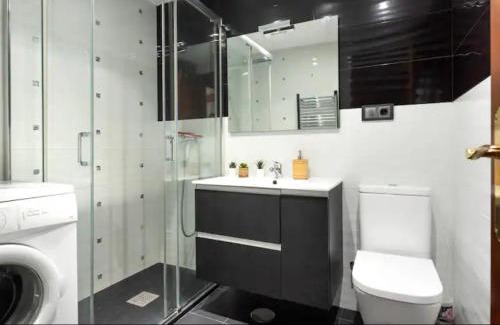 Gijon-Este Apartment | VillaCoto - Piso acogedor y amplio con Wifi a un paseo de la playa