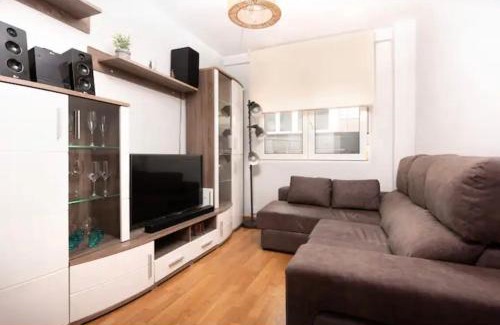 Gijon-Este Apartment | VillaCoto - Piso acogedor y amplio con Wifi a un paseo de la playa