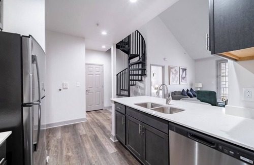 Corryville Apartment | Village 2BD 2 - Two Bedroom Apartment, Sleeps 4