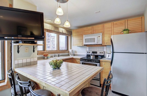 Peak 9 Condo | Village at Breckenridge Peak 9 Inn, Liftside 402: Ski In/Ski Out Condo in Breckenridge!