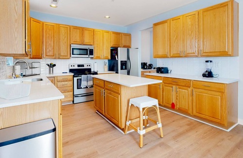 Villages of Five Points House | Village of Five Points townhome with pool, gym, and tennis access - bikes & W/D