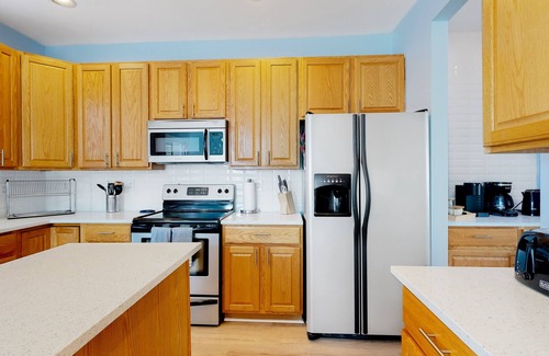 Villages of Five Points House | Village of Five Points townhome with pool, gym, and tennis access - bikes & W/D