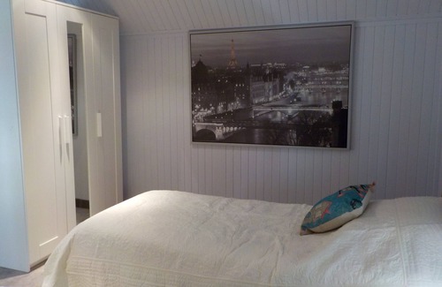 Chahaignes Bed & Breakfast | Village Pittoresque Niché Dans la Vallée du Loir!