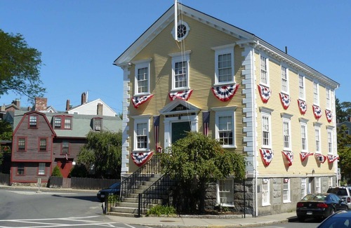 Marblehead Condo | Village Retreat: Walk to Charming Historic Town, Off Street Parking, Private Deck, Grill