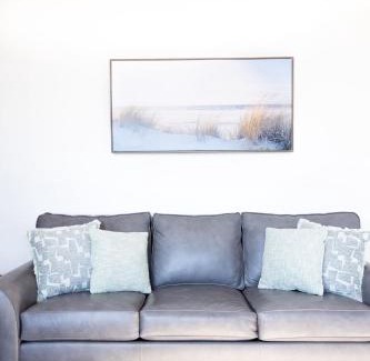 Charlevoix House | Villager Loft Pool Table & Dining Discounts